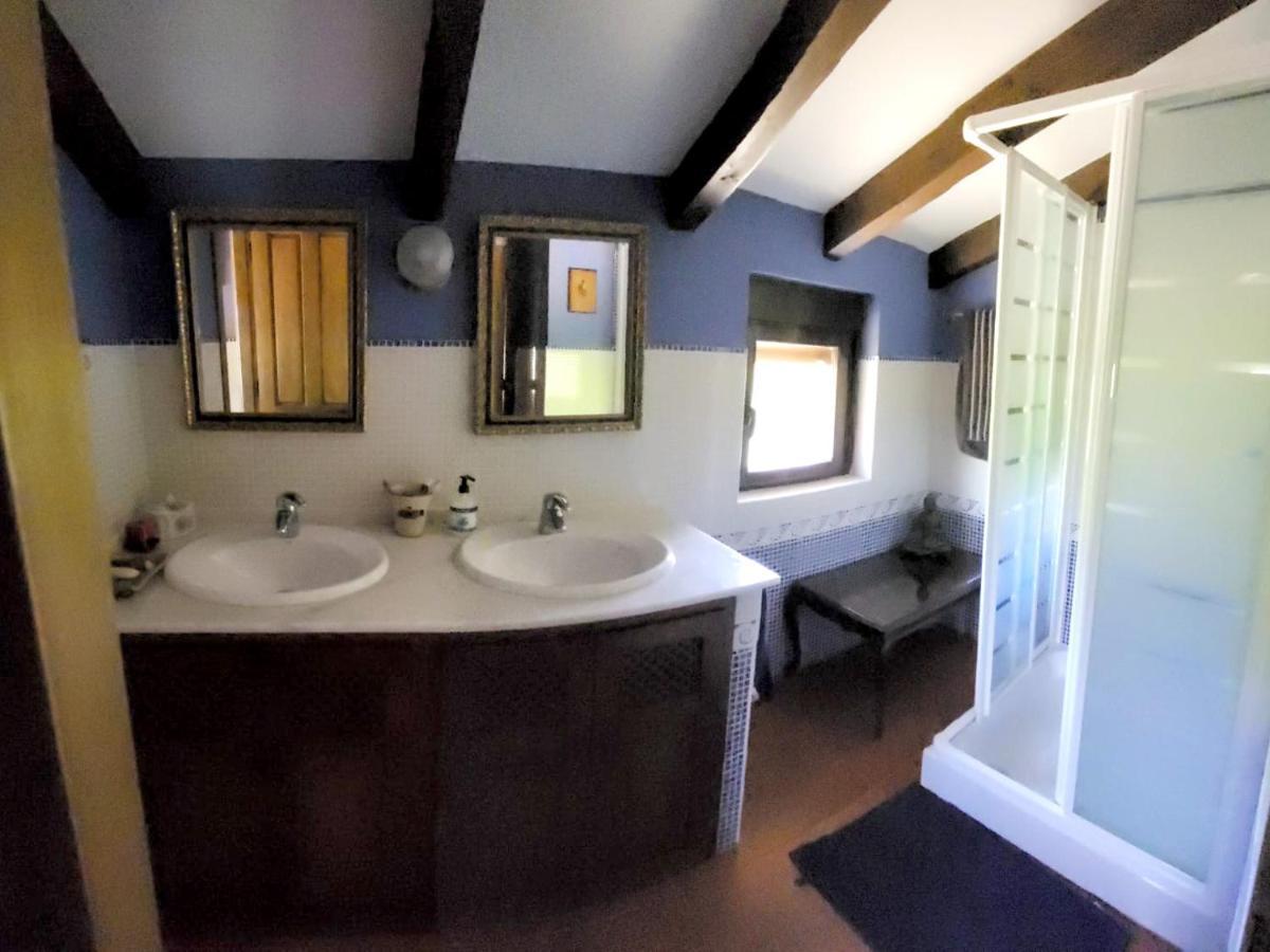 Villa La Cirujana De Gredos à San Esteban Del Valle Extérieur photo