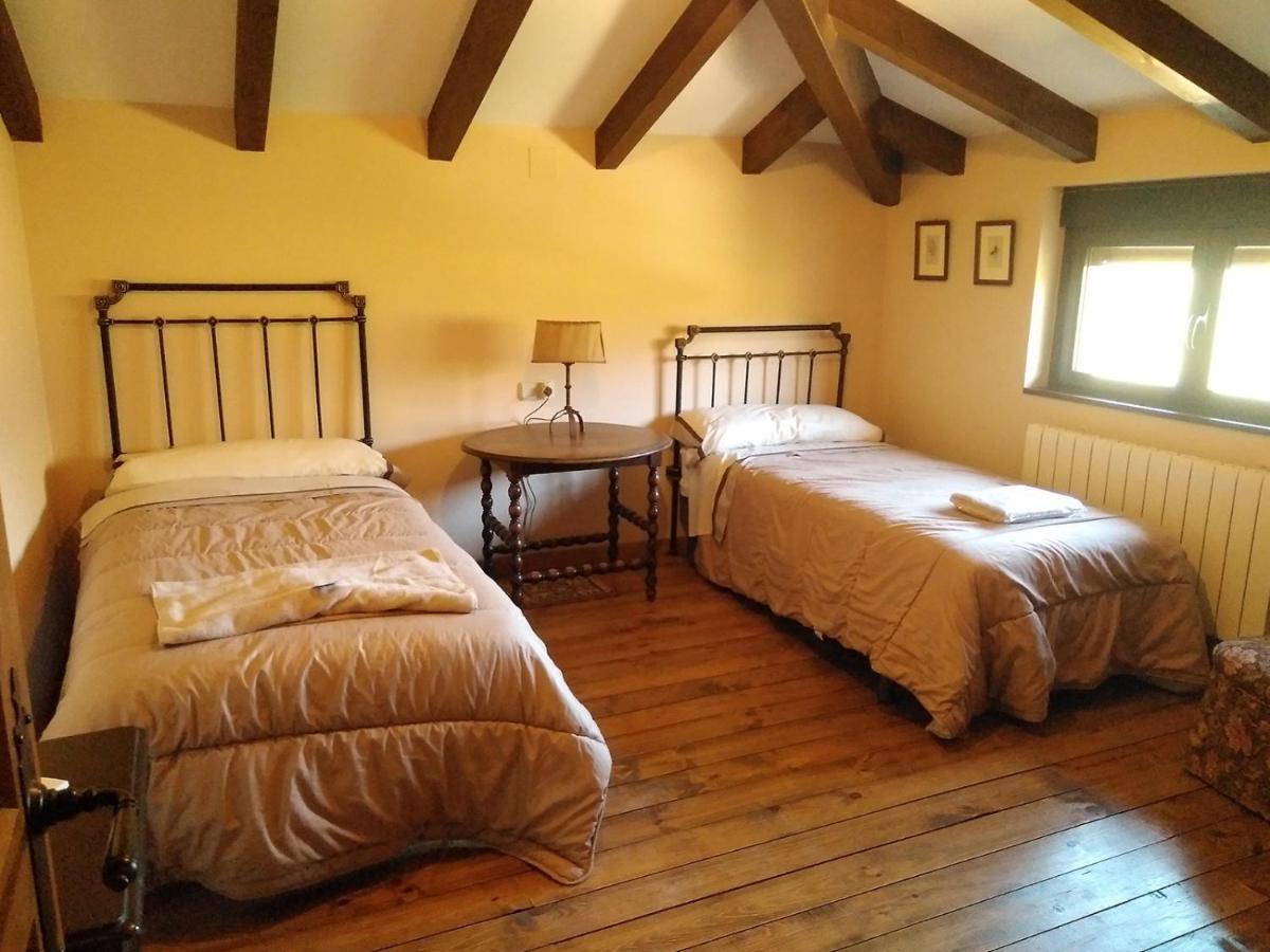 Villa La Cirujana De Gredos à San Esteban Del Valle Extérieur photo