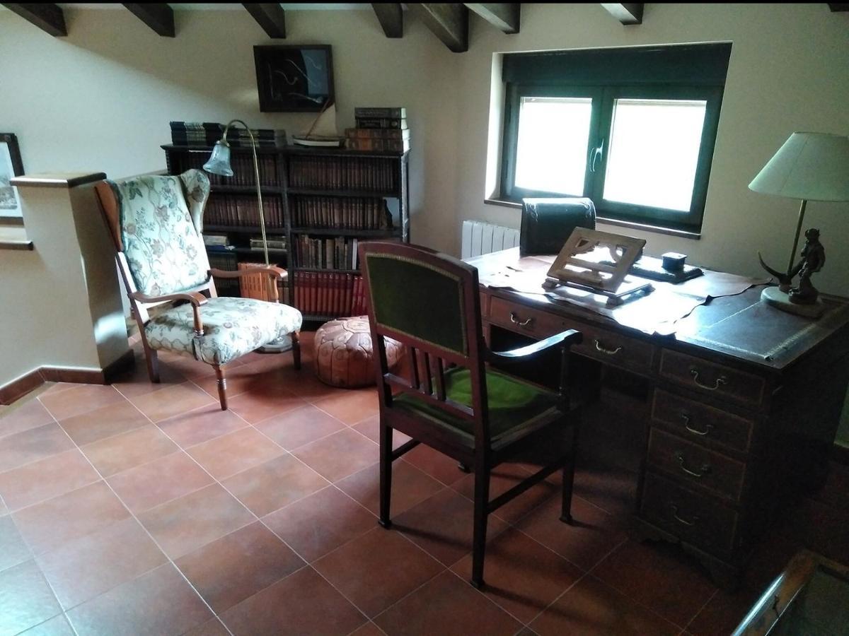 Villa La Cirujana De Gredos à San Esteban Del Valle Extérieur photo